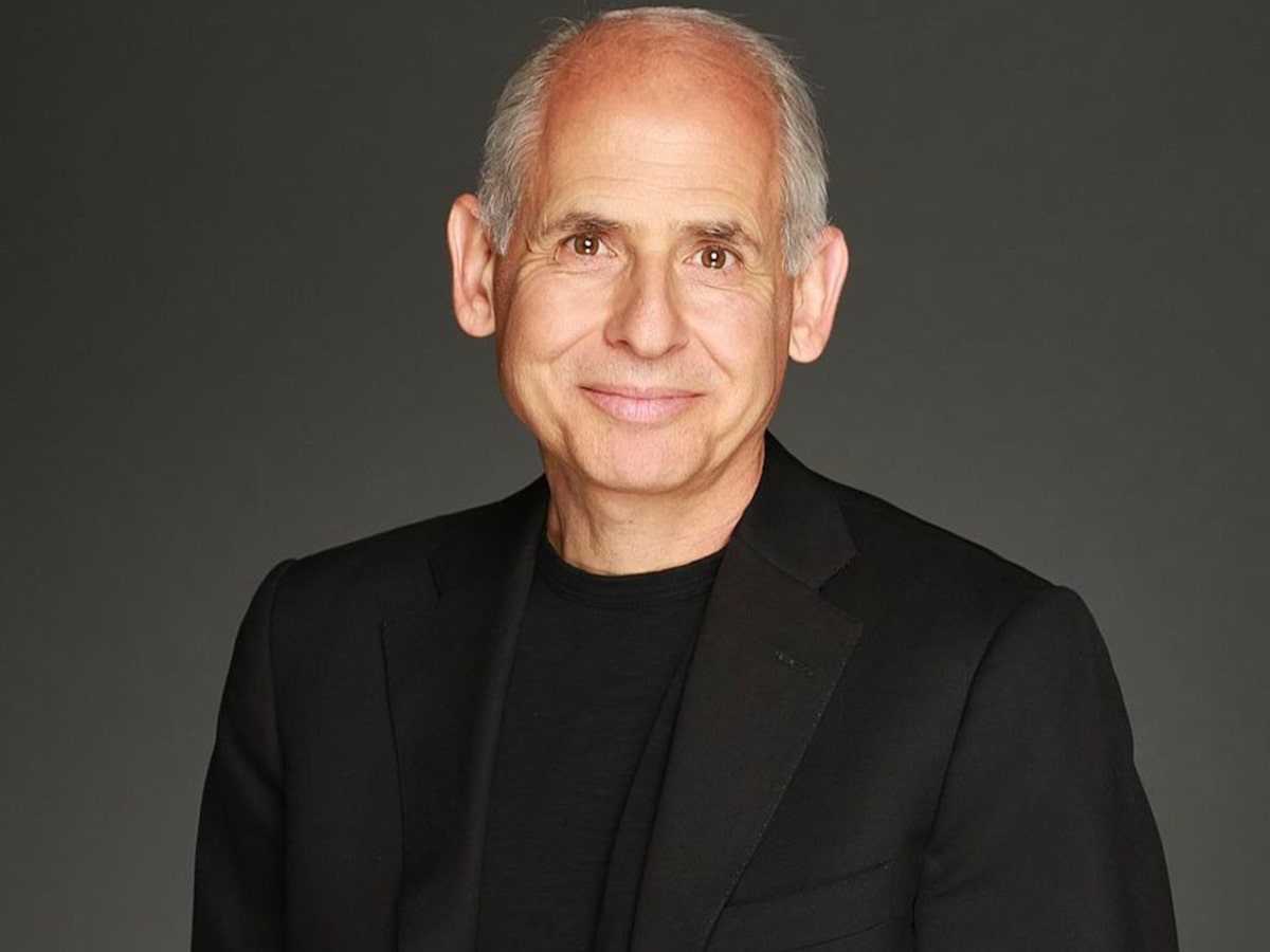 Dr. Daniel G. Amen